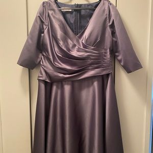 Mother of the bride Dress 16/18 Fully Lined